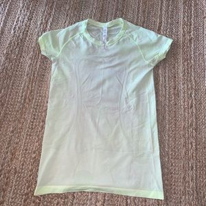Lululemon swiftly tech short sleeve